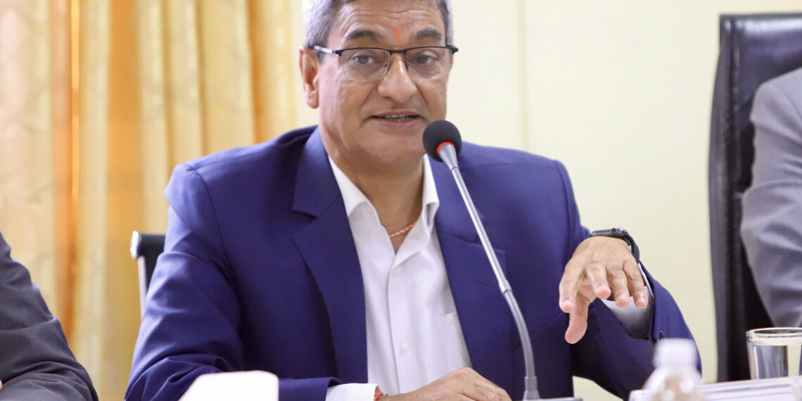 रास्वपाले संसदीय समितिबाटै माग्यो गृहमन्त्री लेखकको राजीनामा