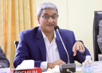 रास्वपाले संसदीय समितिबाटै माग्यो गृहमन्त्री लेखकको राजीनामा