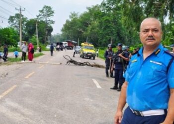 पूर्व–पश्चिम राजमार्ग सात घण्टादेखि बन्द, गर्मीमा यात्रुको बिच्चली