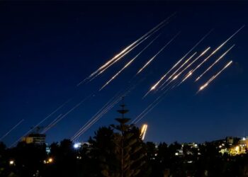 इजरायलमा संकटै संकट : नेपाली बिद्यार्थी र कामदारलाई दुतावासले भन्याे –घर बाहिर ननिस्कनू