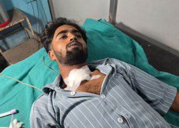 सिरहामा किशोरीले हानिन् आफ्नै प्रेमीमाथि छुरा, अवस्था गम्भीर