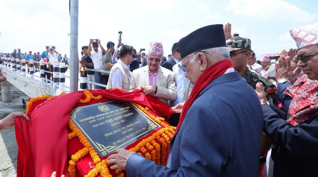 प्रधानमन्त्रीबाट हुलाकी राजमार्गको रतुवा पुल उदघाटन