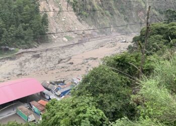 भोटेकोसी बाढी अपडेट : तीन प्रहरीसहित १५ जना बेपत्ता, नौं जनाको उद्धार