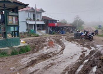 निर्माण सुरू गरेकाे ३० वर्ष बित्याे , अझै बनेन दमक–चिसापनी सडक