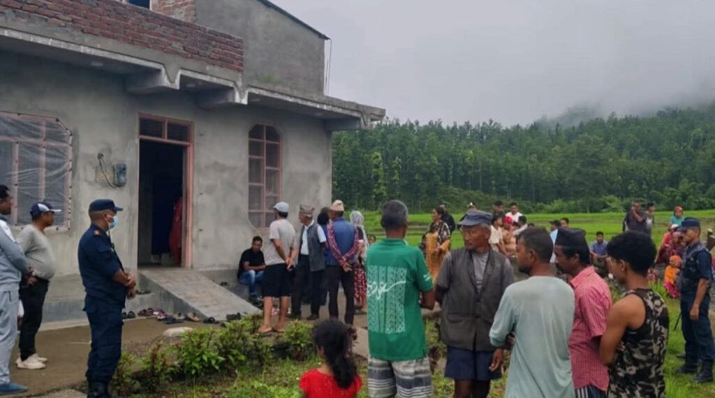 सुर्खेतमा पूर्व सैनिकले गरे श्रीमतीको हत्या, छोराछोरी र प्रहरीलाई आफैले दिए जानकारी