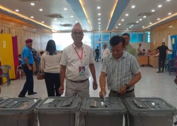 धरानमा सुनसरी उद्योग वाणिज्य संघको नयाँ कार्यसमिति चयनका लागि मतदान जारी , २. अध्यक्ष पदका लागि गोपाल श्रेष्ठ र शिवराज श्रेष्ठबीच कडा प्रतिस्पर्धा