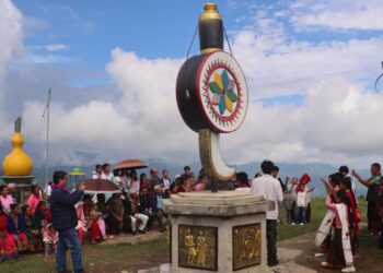 खाेटेहाङकाे बहुसांस्कृतिक पार्कमा बन्याे खुर्पेटोको प्रतिमा , पर्यटकहरूकाे घुइचाे