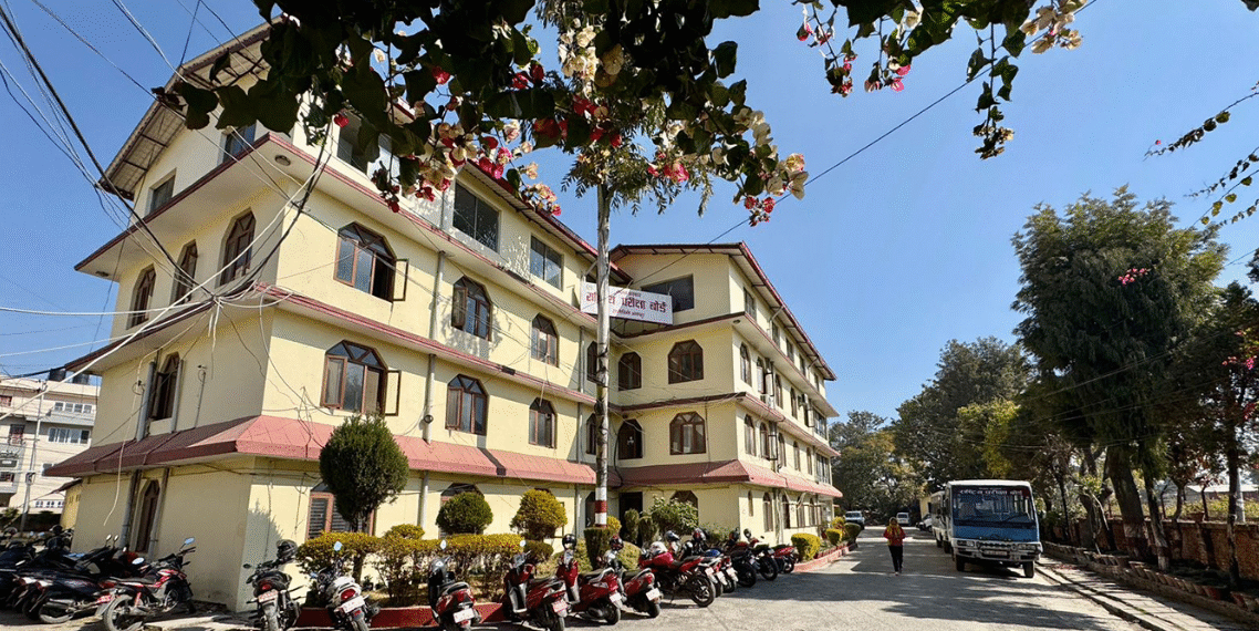 कक्षा १२ को परीक्षा फल सार्वजनिक , उत्तीर्ण २ लाख ८२ हजार ४६५ जना मध्ये ६६ हजार २७५ जनाले ल्याए अङ्ग्रेजीमा ननग्रेड