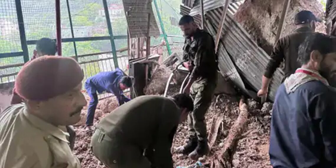 जम्मु-कश्मीरमा बाढी-पहिरो: मृतकको संख्या ३० पुग्यो
