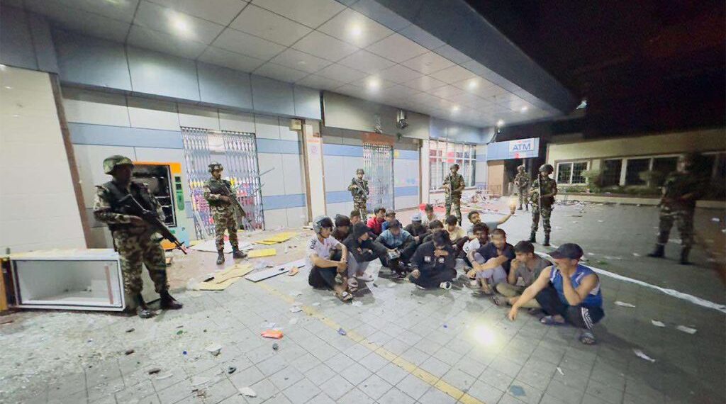 काठमाडौँ र भक्तपुरबाट लुटपाटमा संलग्न २६ जना पक्राउ