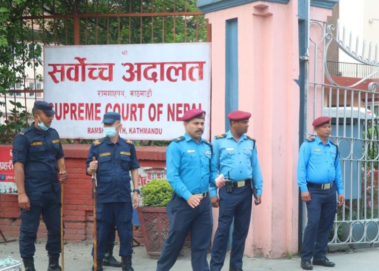 सर्वोच्च अदालतको सेवा अनिश्चितकालका लागि स्थगित