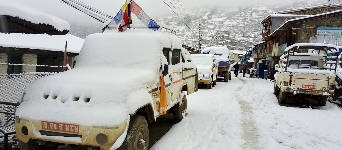 हिमपातले हुम्लाको न्यालु सडक बन्द, पर्यटक अलपत्र