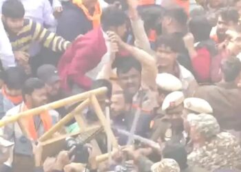 बंगलादेशमा हिन्दु युवक मारिएको विरोधमा भारतमा प्रदर्शन, प्रहरीसँग धक्कामुक्की