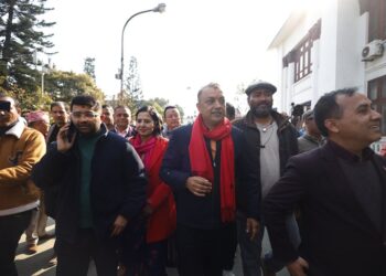 कांग्रेसका नवनिर्वाचित पदाधिकारीहरू पुगे निर्वाचन आयोग