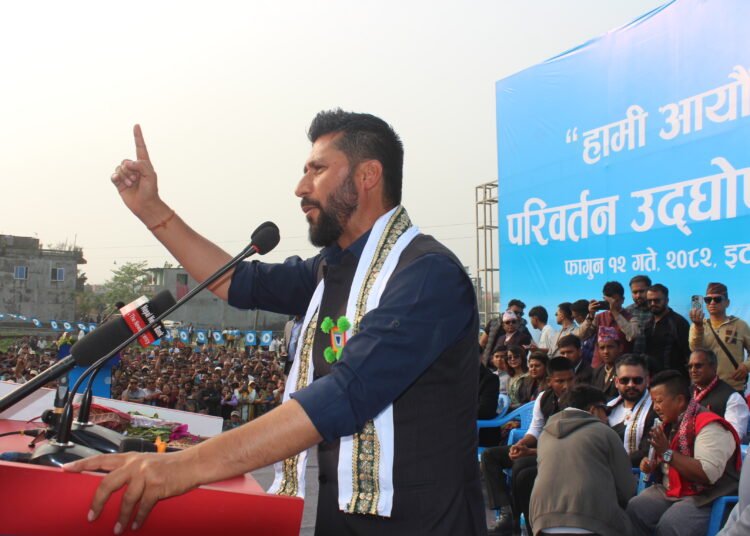 इटहरी आएर रविले गगनलाई भने  : २०-२० वर्ष सांसद, मन्त्री भएपछि बल्ल बाटोघाटो बनाउनलाई १०-१५ वटा कानुन फेर्नुपर्छ भन्ने ज्ञान आयो ?