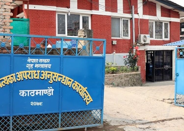 सस्तोमा सुन किन्न गएका व्यापारीको ६० लाख लुटपाट, प्रहरीसहित चार जना पक्राउ