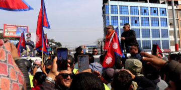 चितवनमा दुर्गा प्रसाईंका कार्यकर्ता र प्रहरीबीच झडप, तीनजना पक्राउ