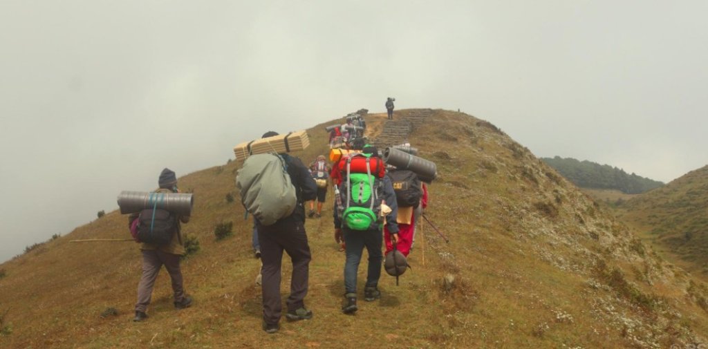 पर्यटकको पहिलो रोजाइ बन्दै भाेजपुरकाे भर्जिन मुन्दुम पदमार्ग