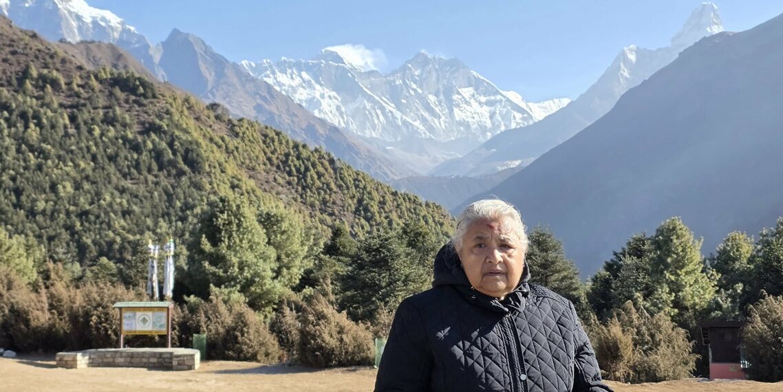 हिमाली जिल्लाको वस्तुस्थिति बुझ्न प्रधानमन्त्री कार्की पुगिन साेलुखुम्बुकाे नाम्चे