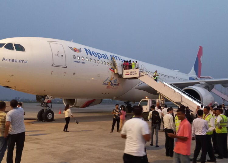 दुबई विमानस्थलमा अलपत्र परेका २७२ जना नेपालीलाई स्वदेश ल्याइयो