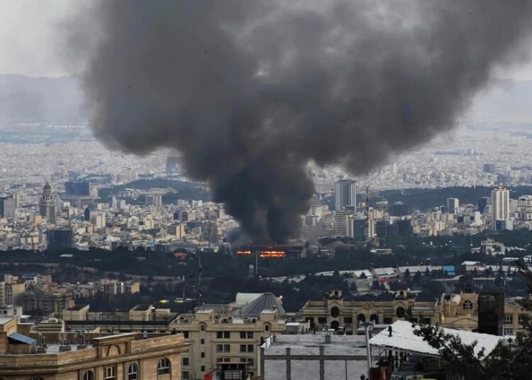 इजरायल र हेजबुल्लाह हानाहान जारी, ६० स्थानमा आक्रमण गरिएको दाबी