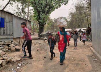 थापाथलीको सुकुमवासी बस्ती खाली गर्न सुरु, धमाधम सार्न थालीयाे सामान