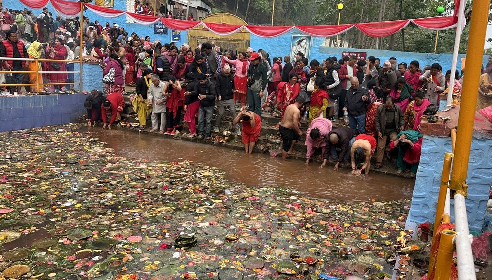 आज आमाको मुख हेर्ने दिन, मातातीर्थमा भक्तजनको घुइँचो