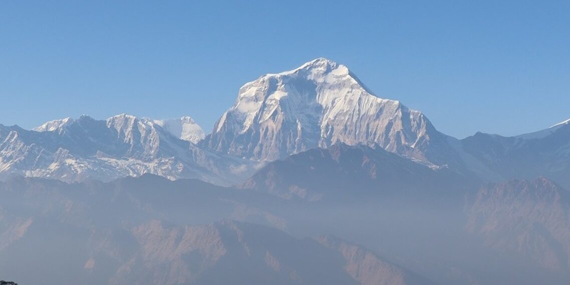 सुरु भयो वसन्तयामको धौलागिरि आरोहण, पहिलोदिन नौजना पुगे चुचुरोमा