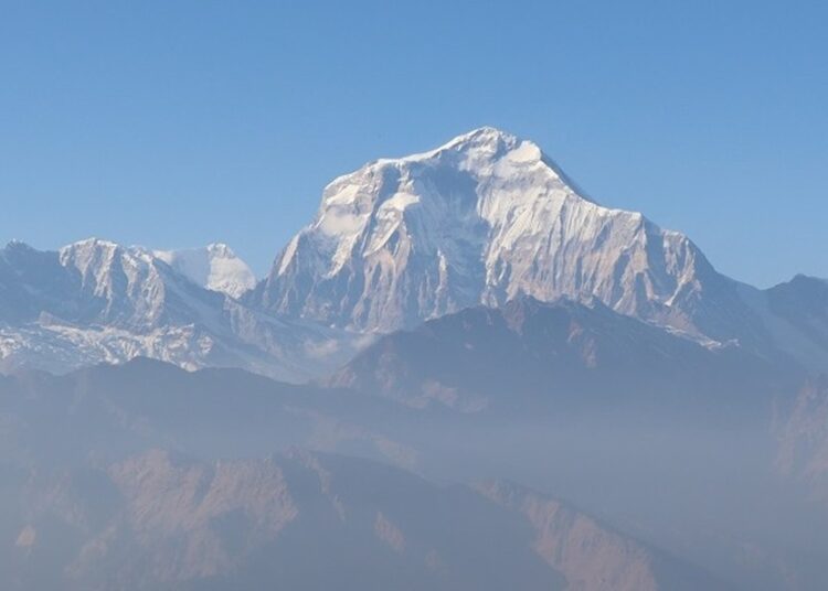सुरु भयो वसन्तयामको धौलागिरि आरोहण, पहिलोदिन नौजना पुगे चुचुरोमा