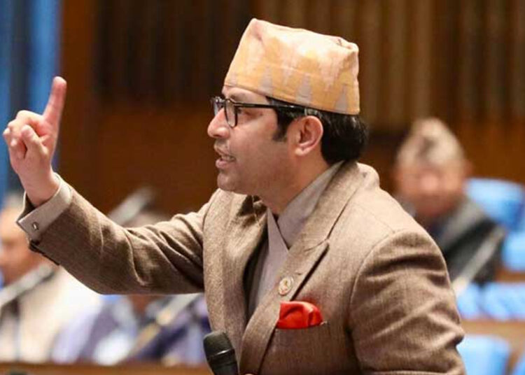 सभापति थापासँग रुष्ट राजेन्द्र बजगाईंले त्यागे कांग्रेस, भने– ‘सज्जनका हातमा गोबर छ’