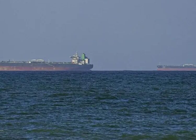 आजदेखि होर्मुज स्ट्रेटमा नाकाबन्दी गर्ने अमेरिकाको घोषणा