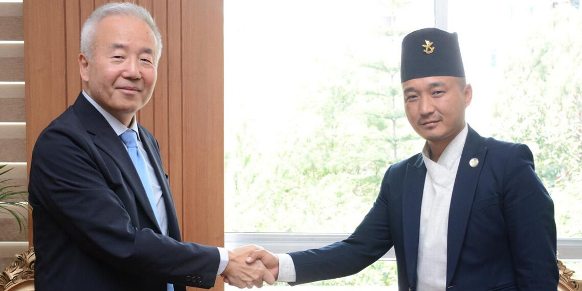 गृहमन्त्री गुरुङ र जापानी राजदूत तोरूबीच भेटवार्ता