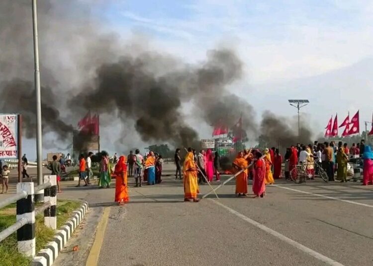 मधेशका विभिन्न स्थानमा सरकारविरुद्ध सुकुम्वासीकाे प्रदर्शन : प्रधानमन्त्री बालेनकाे राजिनामा माग